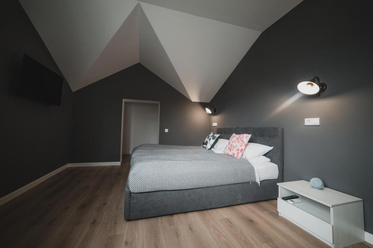 Kostjukowski Apartments Mudroho 12 V Lvov Exteriér fotografie